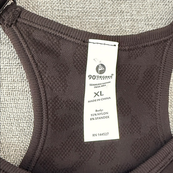 90 degree seamless Safari trail bra, and running shorts set - Picture 8 of 11